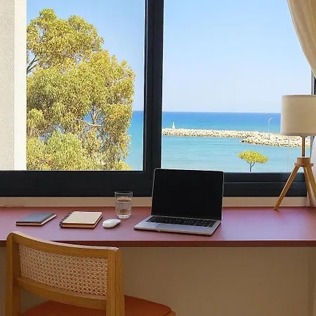 Seaview With Pool & Parking * ラルナカ