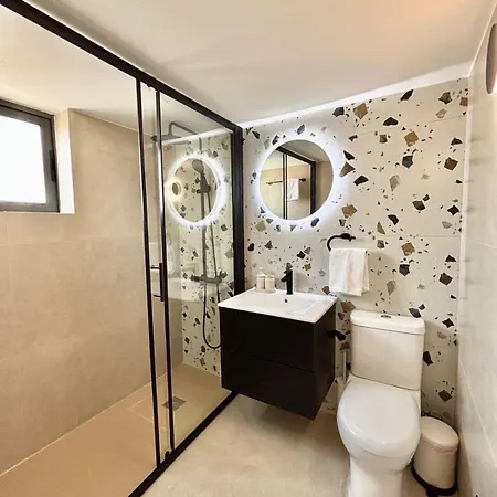 Seaview With Pool & Parking Larnaca