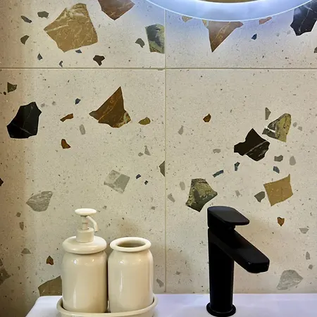 Seaview With Pool & Parking アパート