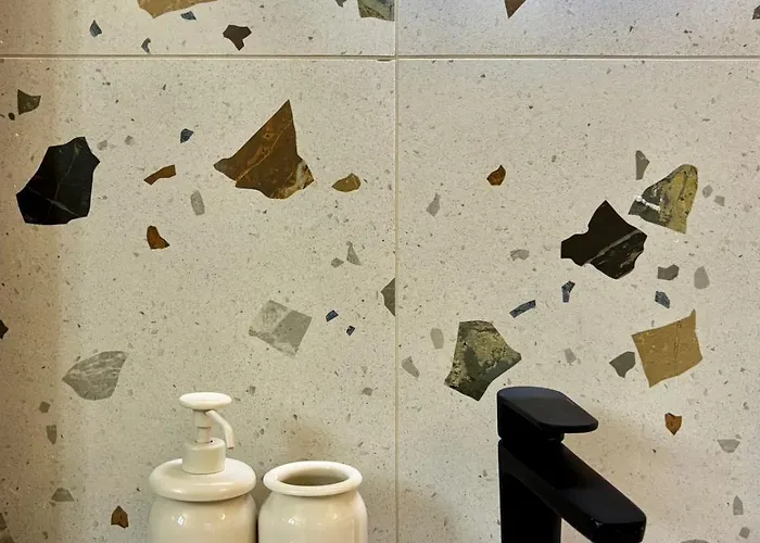 Seaview With Pool & Parking Διαμέρισμα